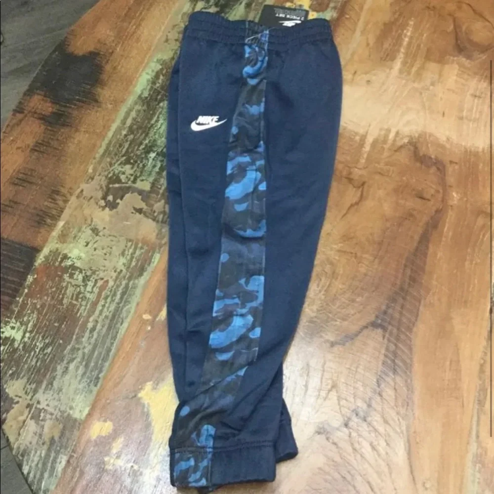 NWT  Nike Boys Two Piece
